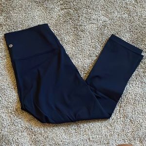 Lululemon navy crop leggings